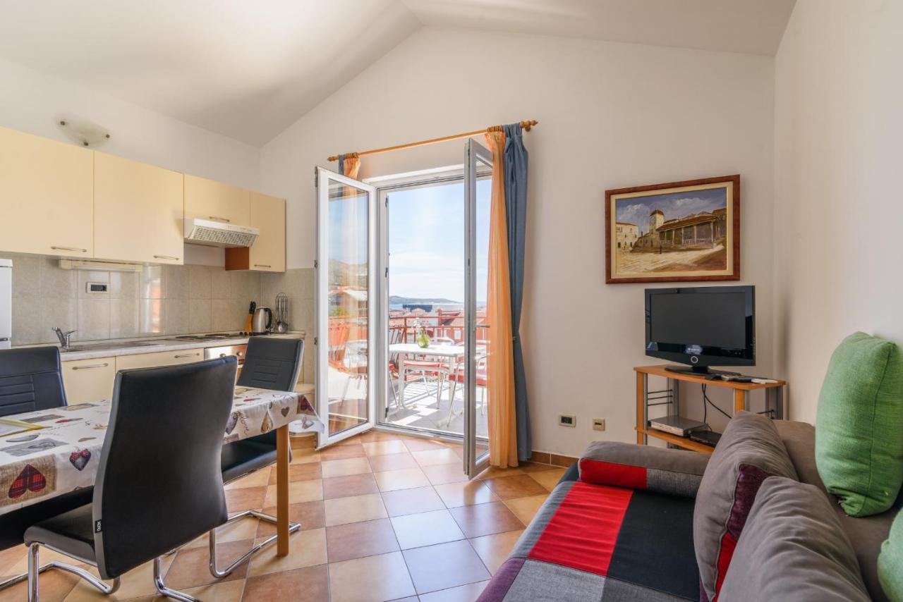 Apartment Mary Trogir Exteriör bild