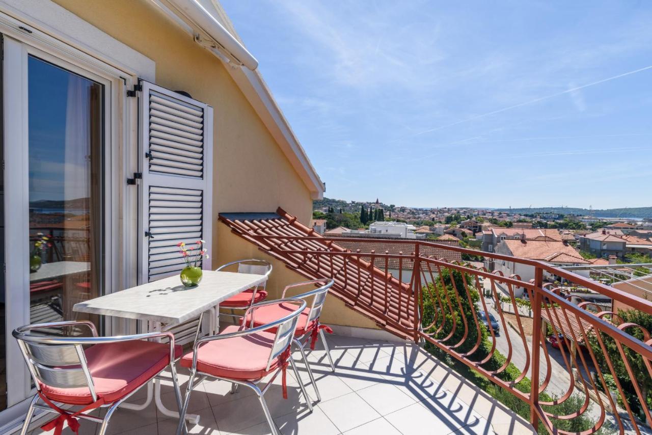 Apartment Mary Trogir Exteriör bild