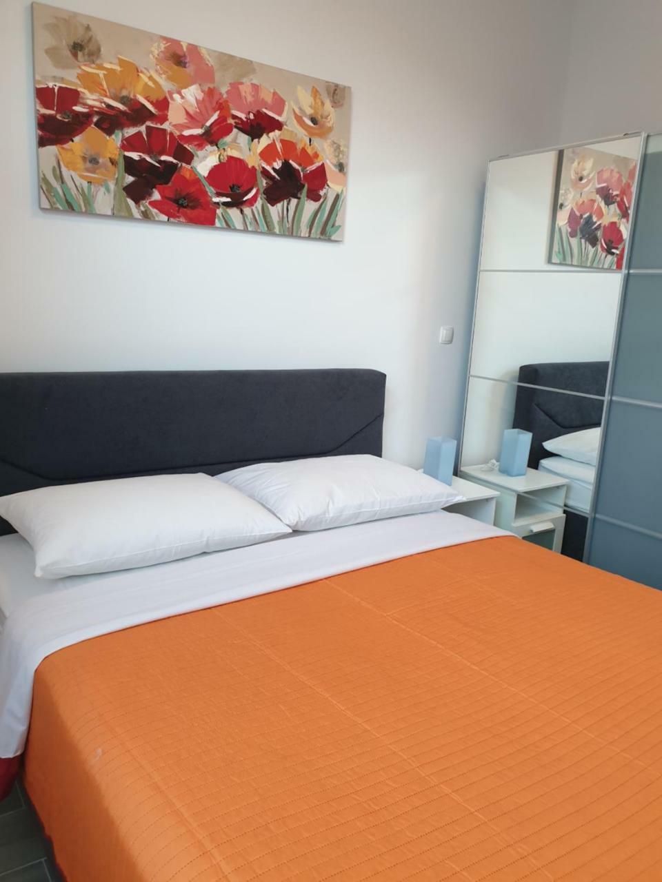 Apartment Mary Trogir Exteriör bild