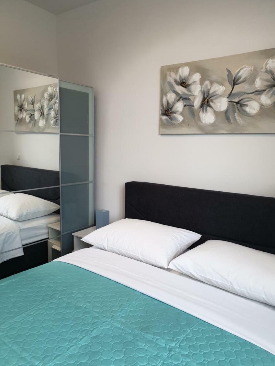 Apartment Mary Trogir Exteriör bild